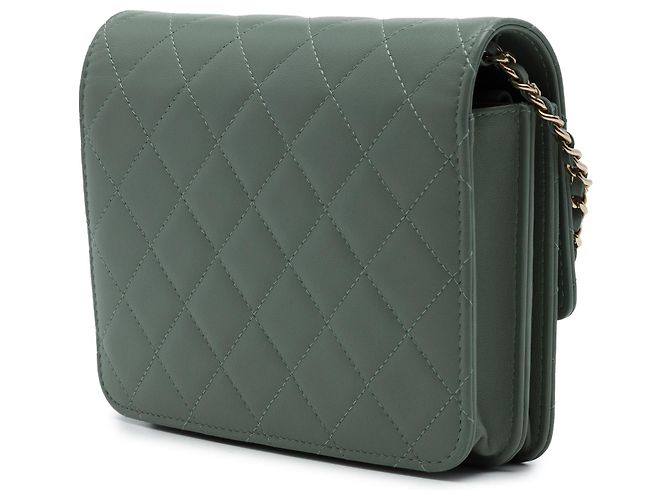 Chanel Wallet on Chain aus Lammleder, quadratisch gesteppt, CC Grün Olivgrün - Ansicht 2