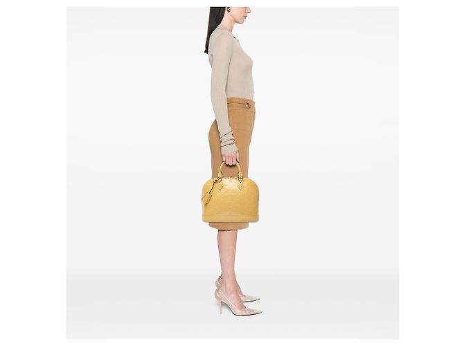 Louis Vuitton Beige Monogram Vernis Alma PM - vista 6