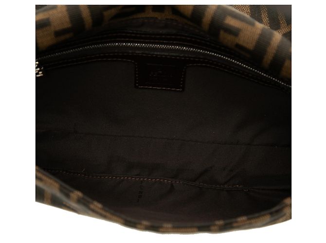 Fendi Baguette Tasche aus braunem Zucca Canvas - Ansicht 4