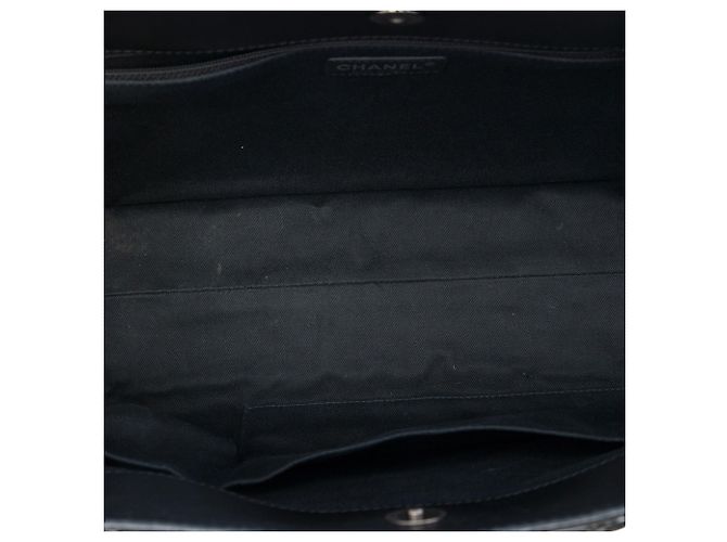Bolso Chanel Reissue 2.55 de charol acolchado negro - vista 4