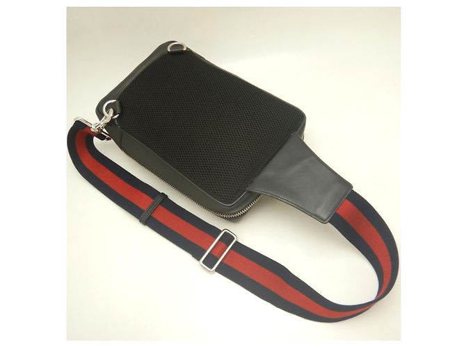 Borsa a tracolla Gucci in tela GG Supreme nera Nero - vista 3