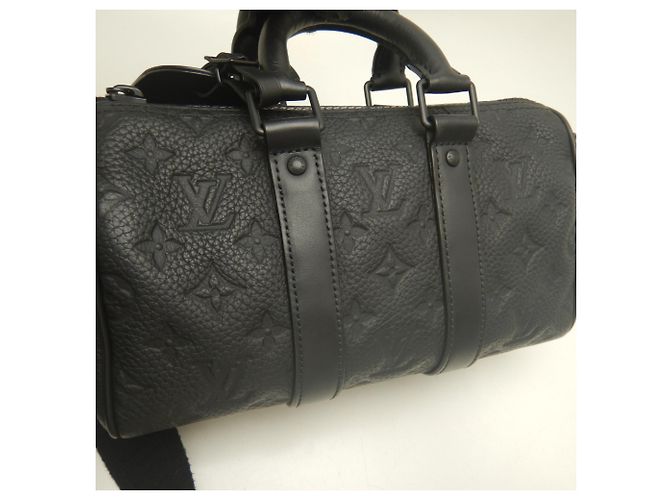 Sac à main Louis Vuitton Monogram Taurillon Keepall Bandoulière 25 Noir - vue 12