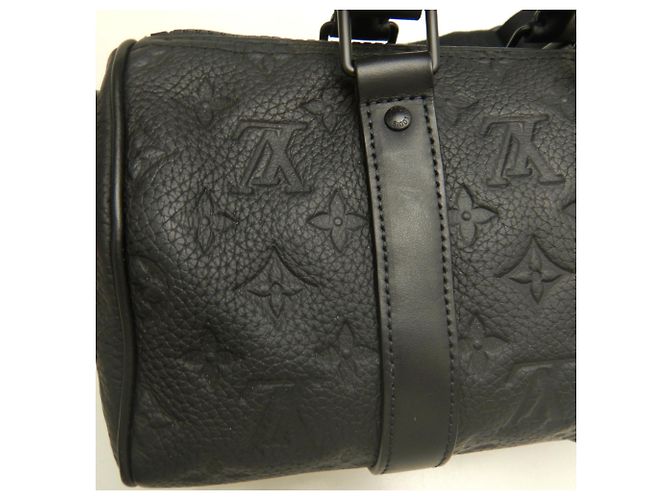 Sac à main Louis Vuitton Monogram Taurillon Keepall Bandoulière 25 Noir - vue 14