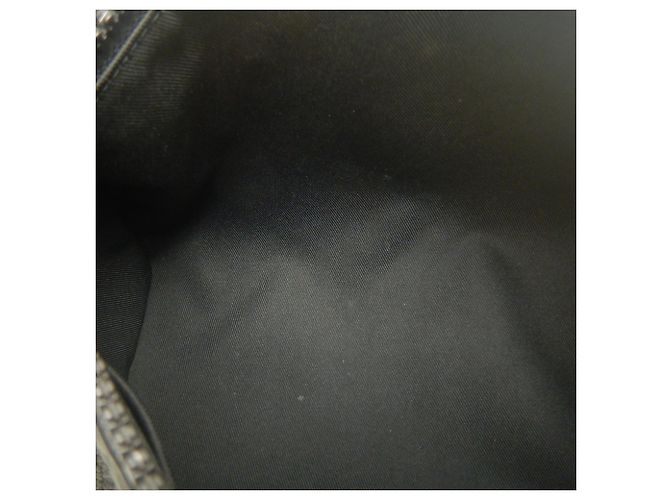 Sac à main Louis Vuitton Monogram Taurillon Keepall Bandoulière 25 Noir - vue 22