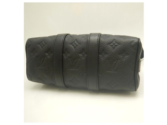 Sac à main Louis Vuitton Monogram Taurillon Keepall Bandoulière 25 Noir - vue 7