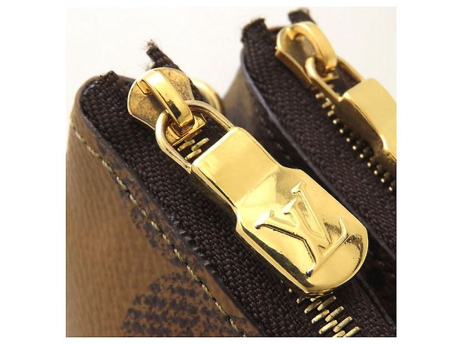 Bolsa de Ombro Louis Vuitton Monogram Giant Reverse Pochette Marrom - vista 12