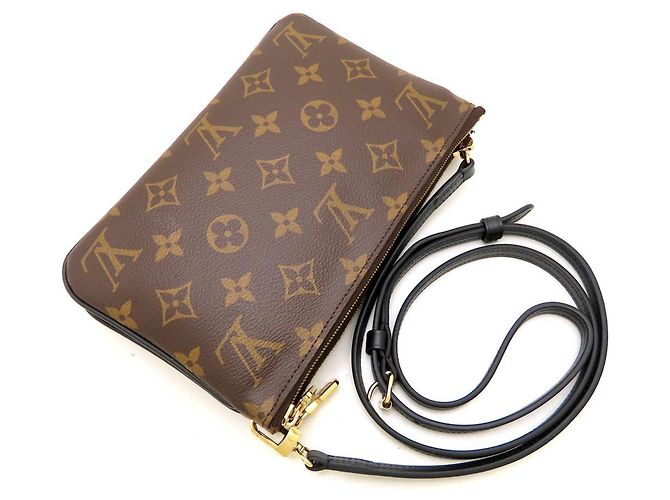 Bolsa de Ombro Louis Vuitton Monogram Giant Reverse Pochette Marrom - vista 5