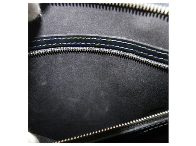 Borsa a tracolla Louis Vuitton Epi Leather GM M40332 Noir Black Nero - vista 9
