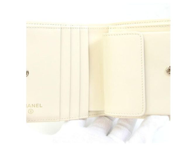 Cartera bi-fold Chanel de piel caviar marfil Crudo - vista 4