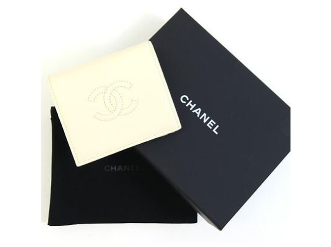Cartera bi-fold Chanel de piel caviar marfil Crudo - vista 9