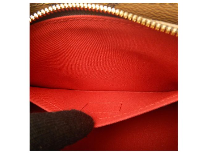 Bolso de mano OnTheGo EW con cadena Monogram Reverse Louis Vuitton Castaño - vista 16