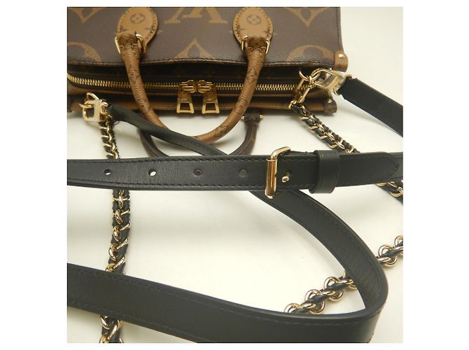Bolso de mano OnTheGo EW con cadena Monogram Reverse Louis Vuitton Castaño - vista 6