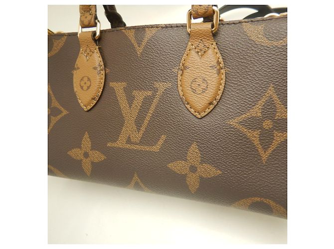 Bolso de mano OnTheGo EW con cadena Monogram Reverse Louis Vuitton Castaño - vista 8