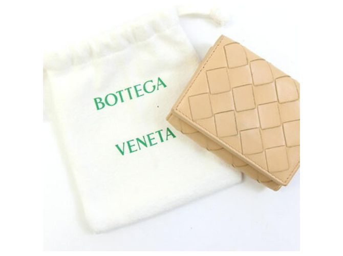 Cartera tri-fold de piel beige Bottega Veneta - vista 10