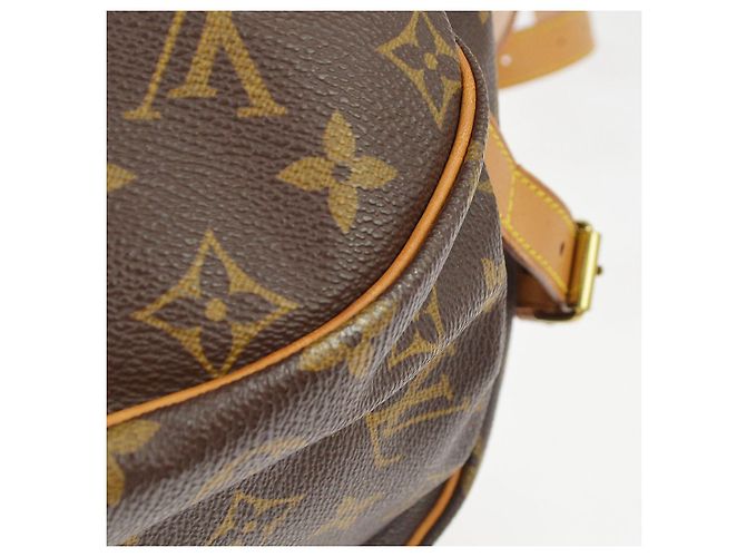 Louis Vuitton Saumur Monogram Canvas 35 Castaño - vista 7