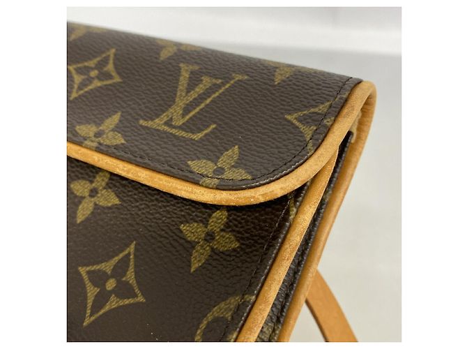 Louis Vuitton Monogram Pochette Florentine Fanny Pack Castaño - vista 12