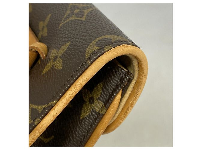 Louis Vuitton Monogram Pochette Florentine Fanny Pack Castaño - vista 7