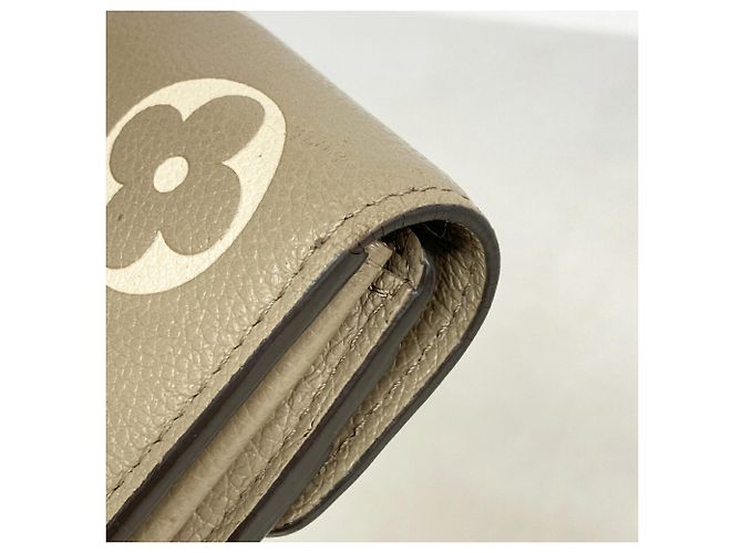 Louis Vuitton Bicolor Long Wallet Grey Cream - view 6