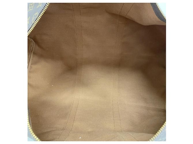 Bolsa Louis Vuitton Boston Monogram Keepall 50 Marrom - vista 4