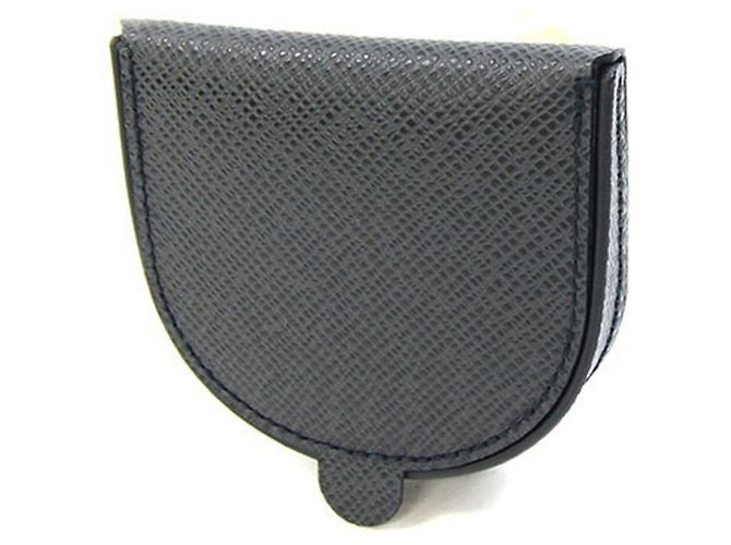 Porta-moedas Louis Vuitton Taiga Preto Cinza - vista 2