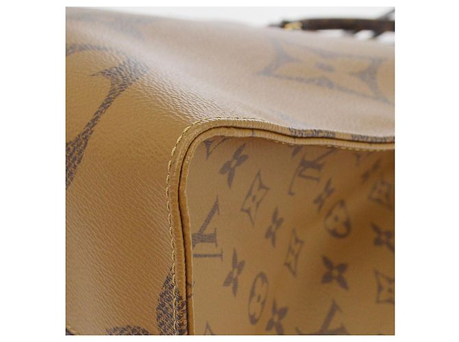 Louis Vuitton OnTheGo Reverse Monogram Giant GM Castaño - vista 7