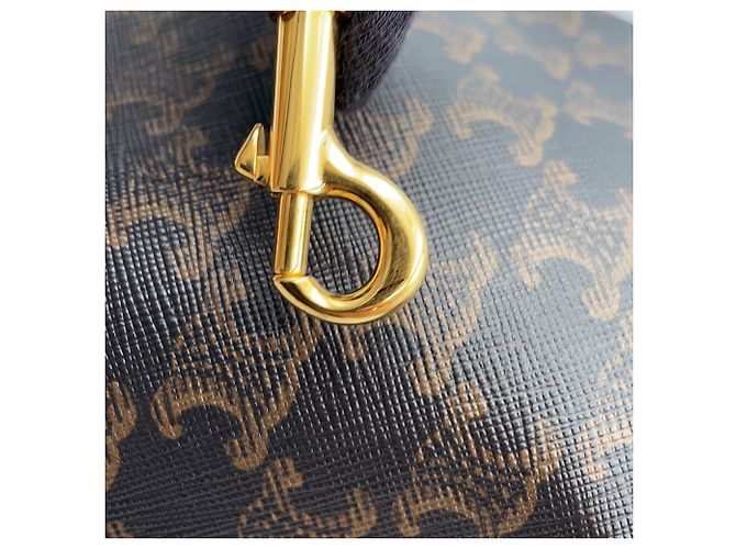 Céline Sac à main Celine Clara Medium Triomphe en cuir de veau Marron - vue 8
