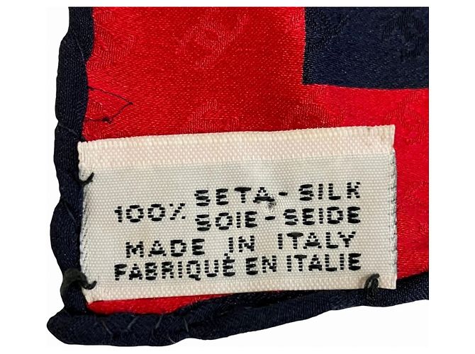 Pañuelo de seda Chanel en azul marino con diseño de camelia - vista 7