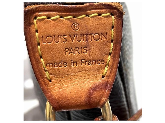 Louis Vuitton Pochette Accessoires Handbag Pouch Castaño - vista 4