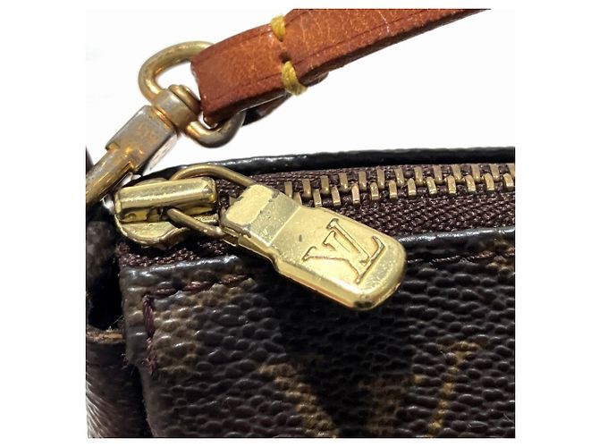 Louis Vuitton Pochette Accessoires Handbag Pouch Castaño - vista 7