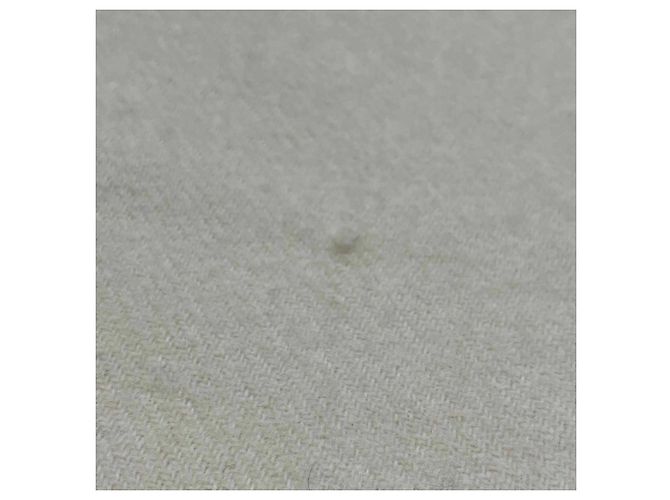 Louis Vuitton Cashmere Echarpe Jeram Scarf Beige - view 5
