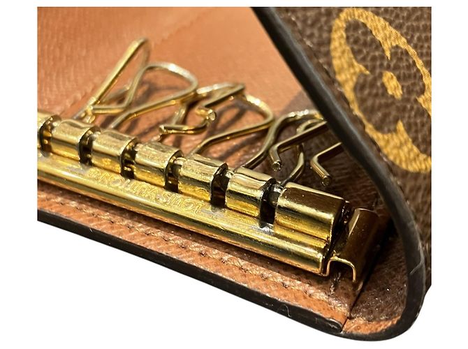 Louis Vuitton Multicles 6 Key Case Brown - view 7