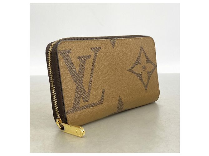 Louis Vuitton Monogram Giant Reverse Zippy Wallet M69353 Marrom - vista 2