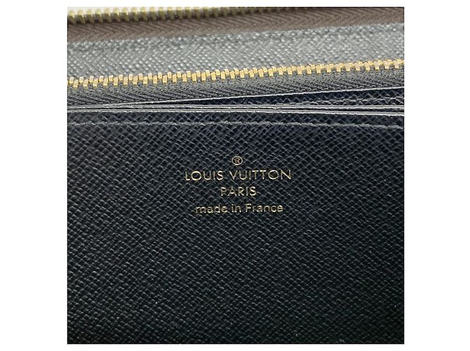 Louis Vuitton Monogram Giant Reverse Zippy Wallet M69353 Marrom - vista 4