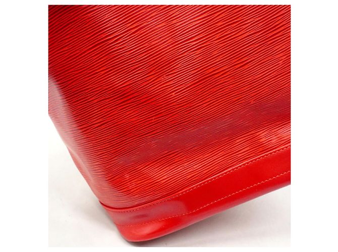 Borsa a tracolla Louis Vuitton Epi Noe in Castilian Red Rosso - vista 11