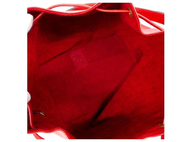 Borsa a tracolla Louis Vuitton Epi Noe in Castilian Red Rosso - vista 4