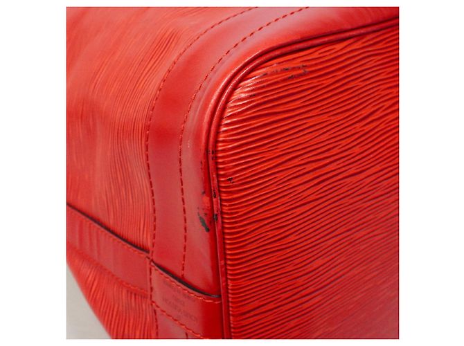 Borsa a tracolla Louis Vuitton Epi Noe in Castilian Red Rosso - vista 6