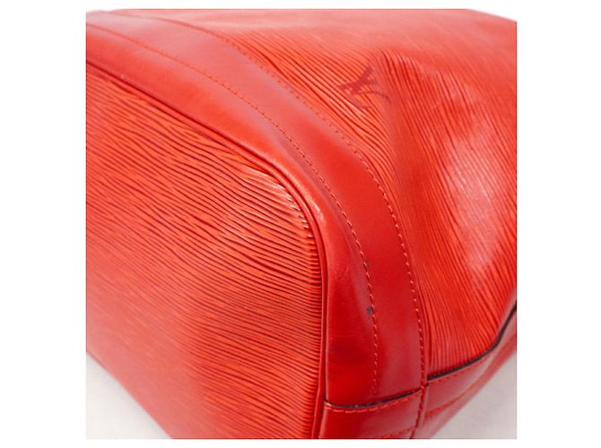 Borsa a tracolla Louis Vuitton Epi Noe in Castilian Red Rosso - vista 7