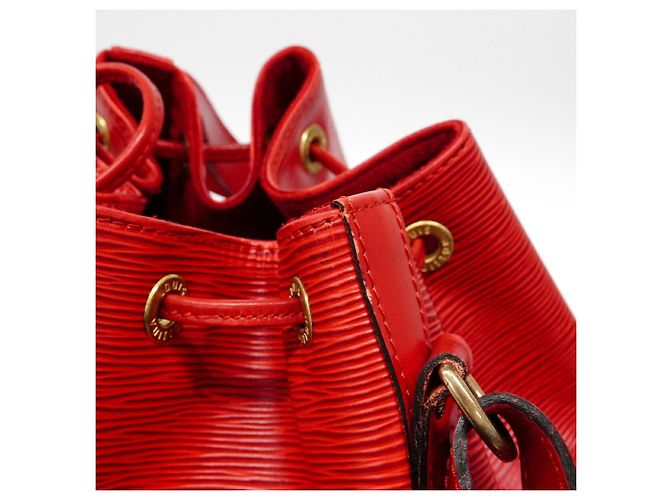 Borsa a tracolla Louis Vuitton Epi Noe in Castilian Red Rosso - vista 9