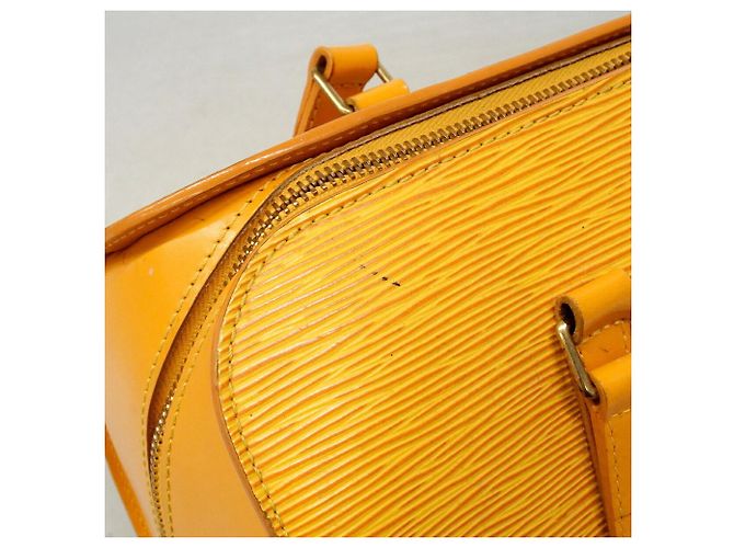Bolso Louis Vuitton Epi Soufflot en Jaune Amarillo - vista 10