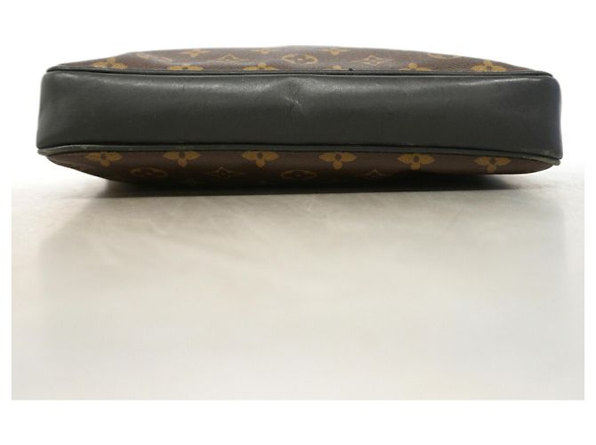Bolsa de Ombro Louis Vuitton Monogram Macassar Bass MM Marrom - vista 3