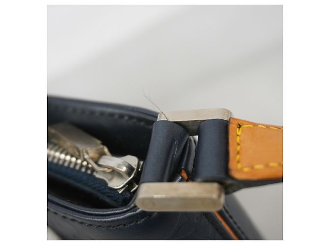 Bolso de hombro Louis Vuitton Monogram Mat Alston Azul - vista 7