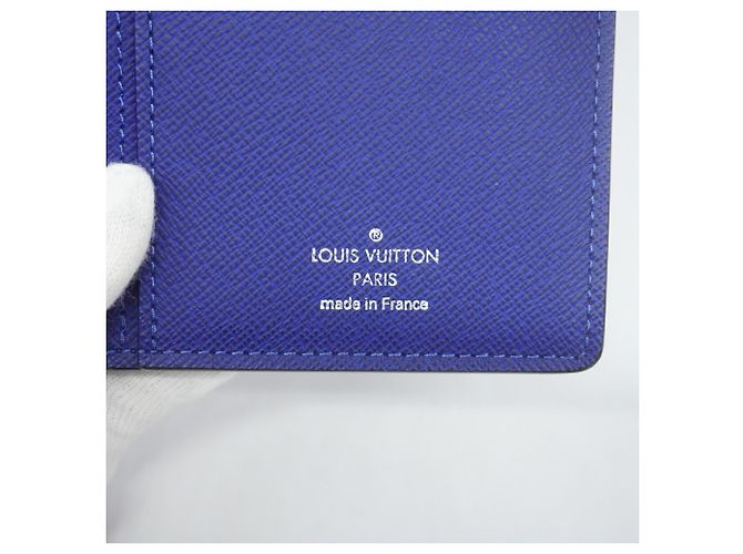 Louis Vuitton Taiga Portefeuille Brazza Long Wallet Blue - view 4