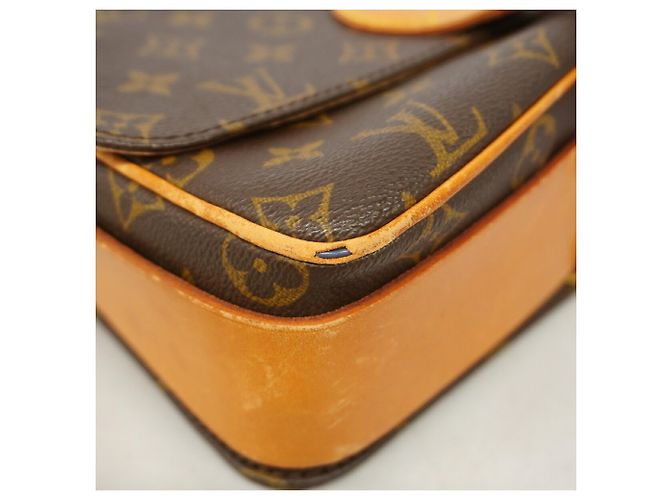 Bolsa de Ombro Louis Vuitton Monogram Cartouchiere GM Marrom - vista 6