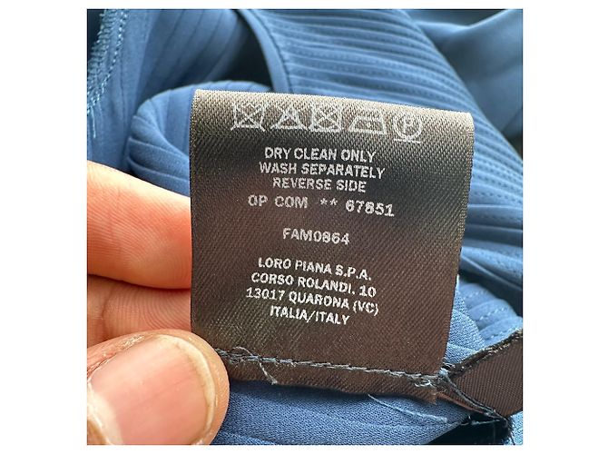 Loro Piana plissiertes Maxi-Kleid aus blauer Seide - Ansicht 11
