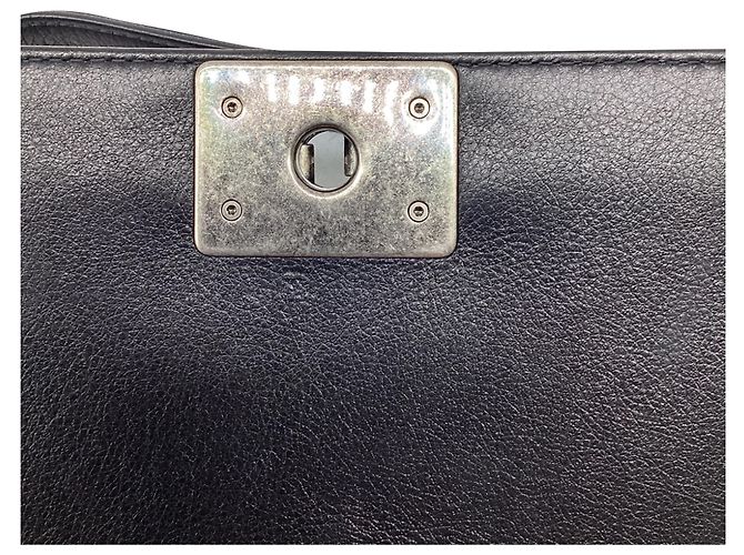 Chanel Boy Handtasche aus schwarzem Leder - Ansicht 10