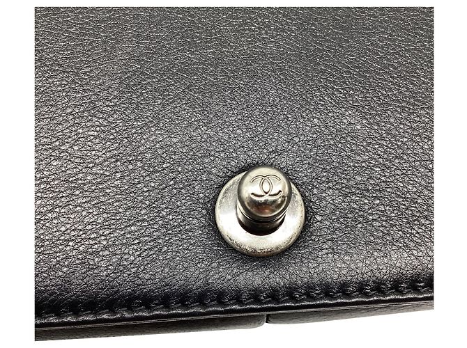 Chanel Boy Handtasche aus schwarzem Leder - Ansicht 11