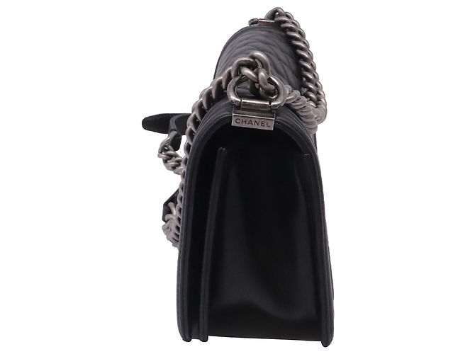 Chanel Boy Handtasche aus schwarzem Leder - Ansicht 3