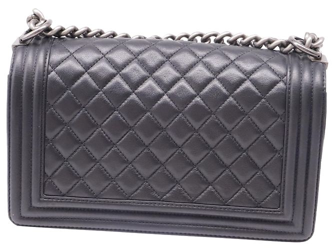 Chanel Boy Handtasche aus schwarzem Leder - Ansicht 4