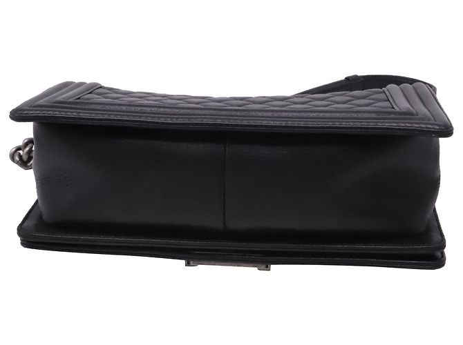 Chanel Boy Handtasche aus schwarzem Leder - Ansicht 5