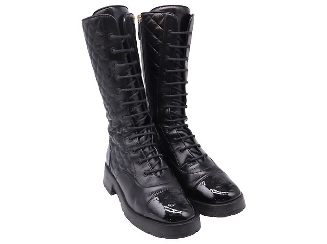 Chanel CC gesteppte Mid-Calf Combat Boots aus schwarzem Leder - Ansicht 3